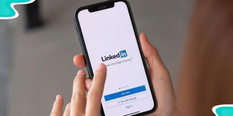 LinkedIn използва AI за генериране на персонализирани мотивационни писма за премиум потребители