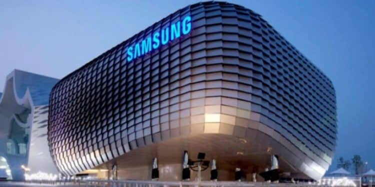 Нова политика в Samsung: Служителите нямат право да ползват услуги с генеративен изкуствен интелект