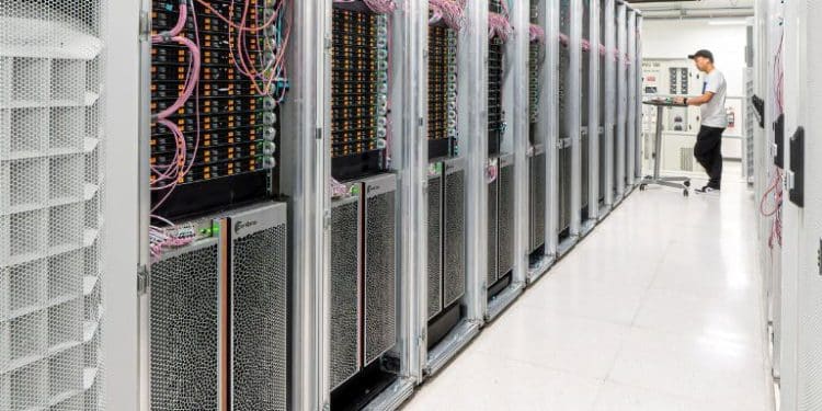 Cerebras Systems подписва сделка за 100 млн. долара за суперкомпютър с изкуствен интелект с G42