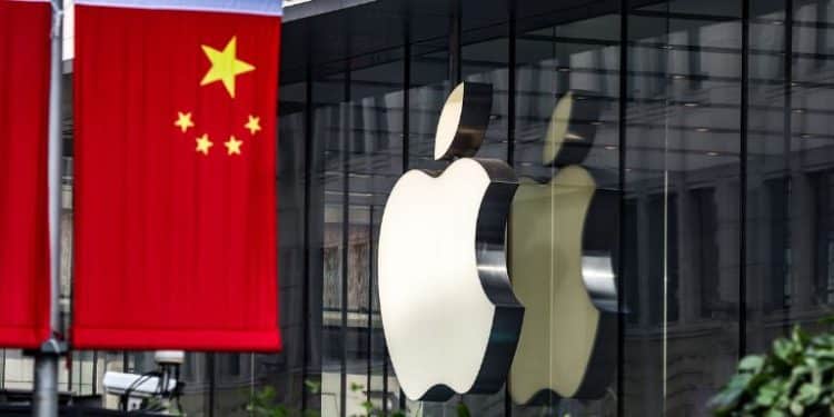 Китай се опитва да ограничи използването на iPhone в държавните си агенции и компании