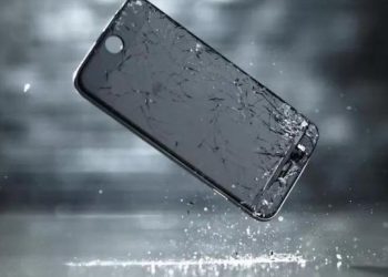 Анализаторите прогнозираха, че до пет години ще се появят смартфони със „самовъзстановяващ се“ дисплеи