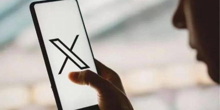Социалната мрежа X пуска възможност за аудио и видео разговори