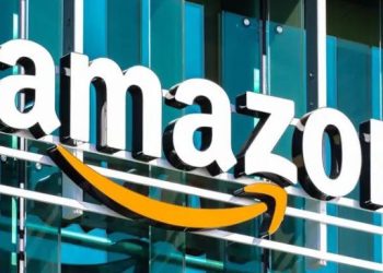 Потребителите на Snapchat вече ще могат да пазаруват продукти от Amazon директно в приложението