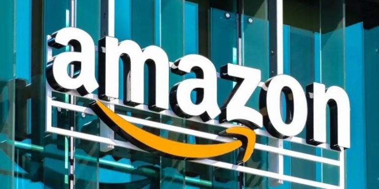 Потребителите на Snapchat вече ще могат да пазаруват продукти от Amazon директно в приложението