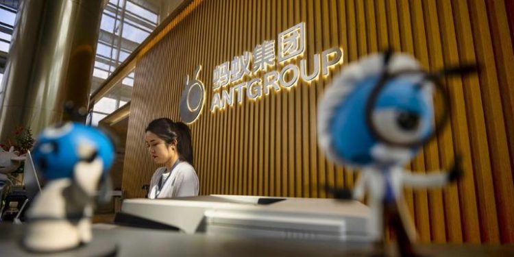 Ant Group получи одобрение за пускане на продукти с изкуствен интелект на китайския пазар