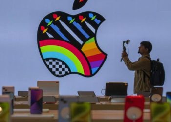 TDK Corp ще произвежда литиево-йонни клетки за батерии в Индия за iPhone на Apple