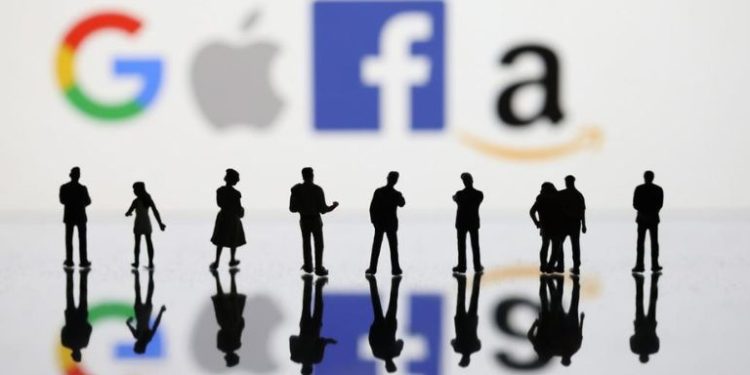 Технологичните гиганти обвинени в неспазването на новите правила на ЕС