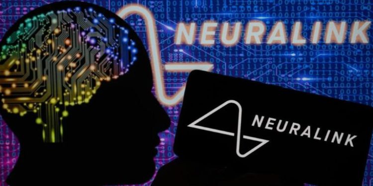 Компанията Neuralink на Илон Мъск имплантира първия мозъчен чип на човек