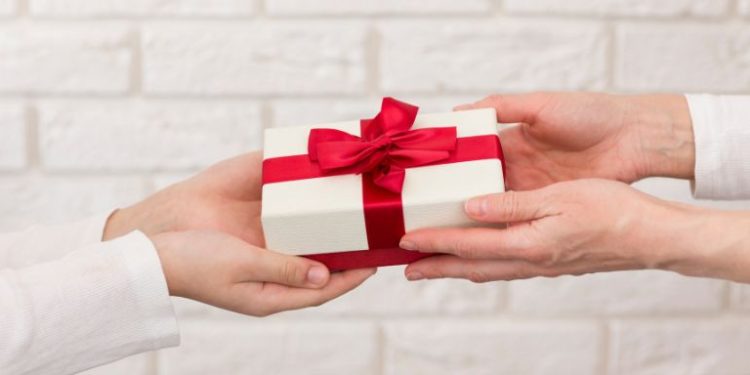 Подаръци, които ще накарат половинката ви да се усмихне