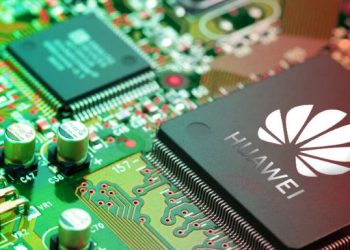 Интересът към чиповете за изкуствен интелект на Huawei забавя производството на смартфони