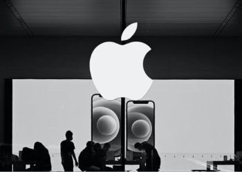 САЩ прибягва към стари стратегии в антимонополния иск срещу Apple