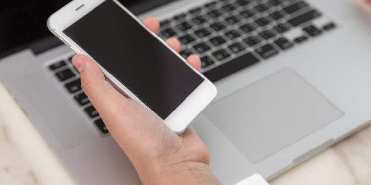 Apple с обвинения от страна на САЩ за монопол на пазара на смартфони