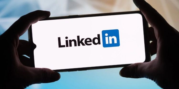 Премиум абонаментите на LinkedIn са генерирали 1,7 млрд. долара за 2023 г.