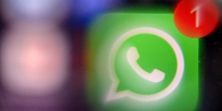 След глобално прекъсване потребителите отново могат да използват WhatsApp 1 След глобално прекъсване потребителите на WhatsApp отново могат да го използват